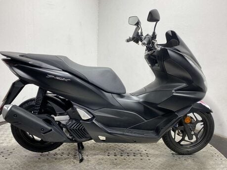 Honda PCX 125 Scooter Petrol CVT V-Belt Euro 5 (12 ps)
