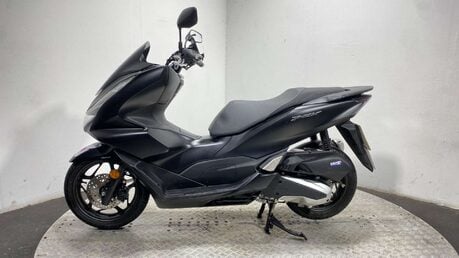 Honda PCX 125 Scooter Petrol CVT V-Belt Euro 5 (12 ps) 2