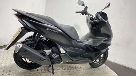 Honda PCX 125 Scooter Petrol CVT V-Belt Euro 5 (12 ps) 8