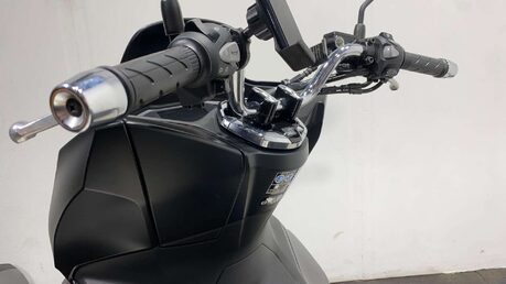 Honda PCX 125 Scooter Petrol CVT V-Belt Euro 5 (12 ps) 16