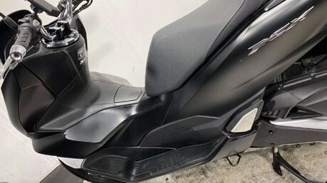 Honda PCX 125 Scooter Petrol CVT V-Belt Euro 5 (12 ps) 26