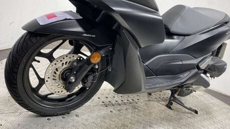 Honda PCX 125 Scooter Petrol CVT V-Belt Euro 5 (12 ps) 29