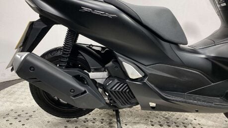 Honda PCX 125 Scooter Petrol CVT V-Belt Euro 5 (12 ps) 33