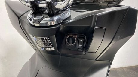 Honda PCX 125 Scooter Petrol CVT V-Belt Euro 5 (12 ps) 40