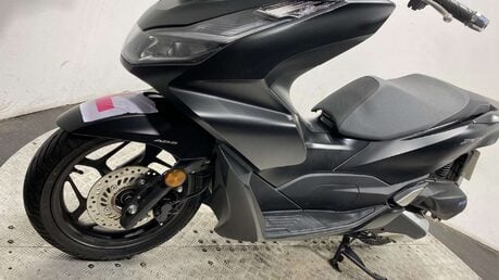 Honda PCX 125 Scooter Petrol CVT V-Belt Euro 5 (12 ps) 42