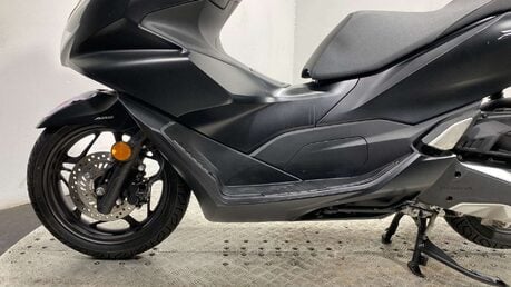 Honda PCX 125 Scooter Petrol CVT V-Belt Euro 5 (12 ps) 43