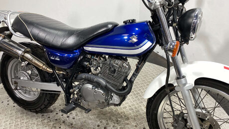 Suzuki RV125 VANVAN 16