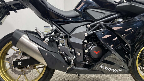 Lexmoto LXR SPORTS BIKE 125CC ONLY 10 MILES 5