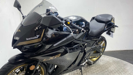 Lexmoto LXR SPORTS BIKE 125CC ONLY 10 MILES 27