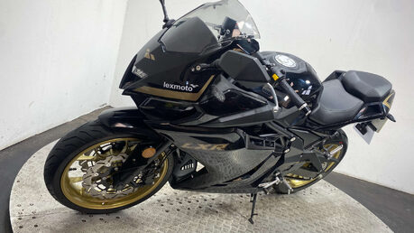 Lexmoto LXR SPORTS BIKE 125CC ONLY 10 MILES 42