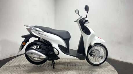 Honda SH Mode 125 2025 315 MILES WARRANTY 125CC 1