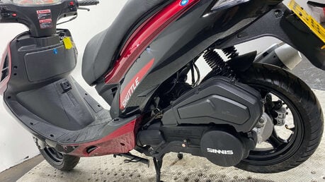 Sinnis Shuttle 2024 700 miles 125cc scooter 10