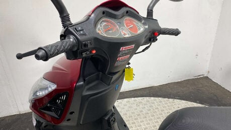 Sinnis Shuttle 2024 700 miles 125cc scooter 17