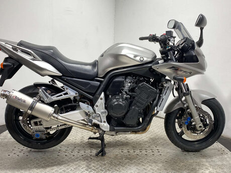 Yamaha FZS1000 FAZER 2004 28K NEW MOT SERVICED 1000CC NAKED BIKE