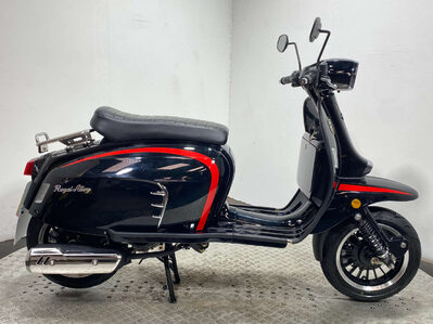 Royal Alloy GT 125 Scooter Petrol CVT Euro 5 (10 ps)