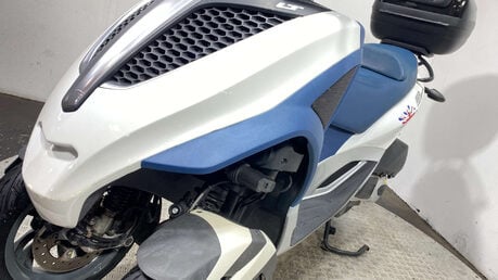 Piaggio MP3 YOURBAN LT 2011 11K 3 WHEELER TRIKE 300CC 40