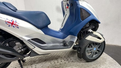 Piaggio MP3 YOURBAN LT 2011 11K 3 WHEELER TRIKE 300CC 11