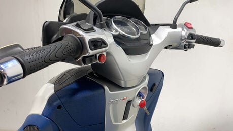 Piaggio MP3 YOURBAN LT 2011 11K 3 WHEELER TRIKE 300CC 37