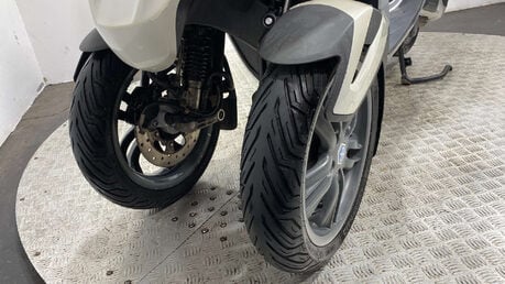 Piaggio MP3 YOURBAN LT 2011 11K 3 WHEELER TRIKE 300CC 29