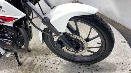 Honda CB GLR125 2016 3K NEW MOT SERVICED 125CC 12