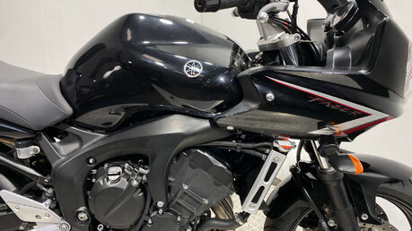 Yamaha FZ 600 S2 Sports Tourer Petrol Manual (98 ps) 17