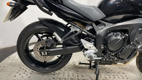 Yamaha FZ 600 S2 Sports Tourer Petrol Manual (98 ps) 8