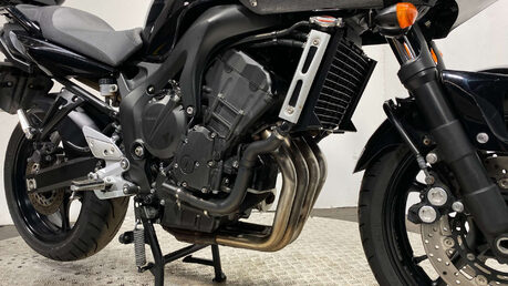 Yamaha FZ 600 S2 Sports Tourer Petrol Manual (98 ps) 16
