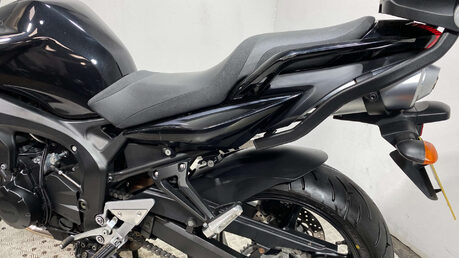 Yamaha FZ 600 S2 Sports Tourer Petrol Manual (98 ps) 35