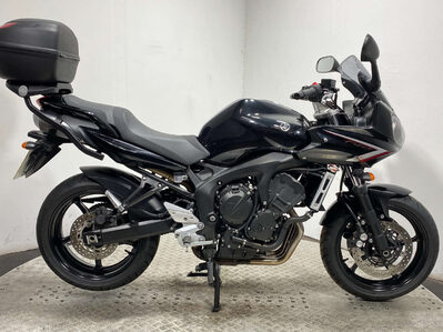 Yamaha FZ 600 S2 Sports Tourer Petrol Manual (98 ps)