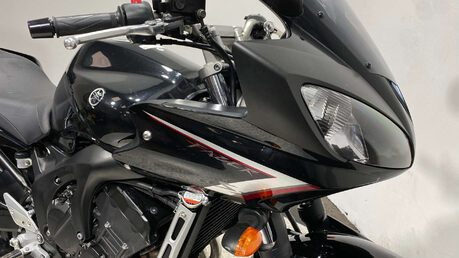 Yamaha FZ 600 S2 Sports Tourer Petrol Manual (98 ps) 14