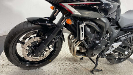 Yamaha FZ 600 S2 Sports Tourer Petrol Manual (98 ps) 27