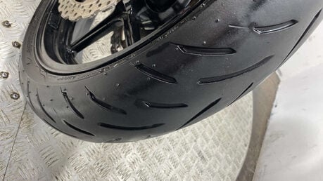 Kawasaki Er 650 Naked Petrol Manual (72 ps) 14