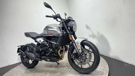 Moto Morini Seiemmezzo 649 Street Roadster/Retro Petrol Manual Euro 5 (60 ps) 32