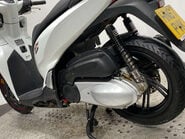 Honda SH300i 300 Scooter Petrol CVT Euro 4 (26 ps) 42