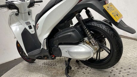 Honda SH300i 300 Scooter Petrol CVT Euro 4 (26 ps) 42
