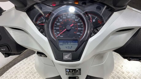 Honda SH300i 300 Scooter Petrol CVT Euro 4 (26 ps) 17