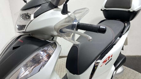 Honda SH300i 300 Scooter Petrol CVT Euro 4 (26 ps) 34