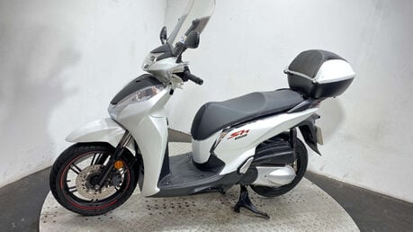 Honda SH300i 300 Scooter Petrol CVT Euro 4 (26 ps) 26