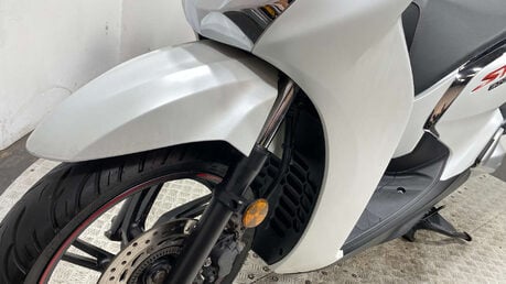 Honda SH300i 300 Scooter Petrol CVT Euro 4 (26 ps) 29