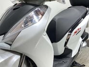 Honda SH300i 300 Scooter Petrol CVT Euro 4 (26 ps) 32