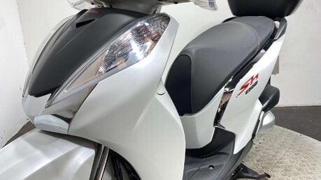 Honda SH300i 300 Scooter Petrol CVT Euro 4 (26 ps) 32