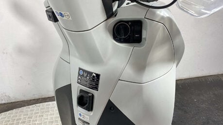 Honda SH300i 300 Scooter Petrol CVT Euro 4 (26 ps) 15