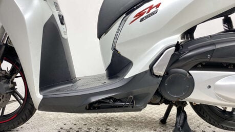 Honda SH300i 300 Scooter Petrol CVT Euro 4 (26 ps) 37