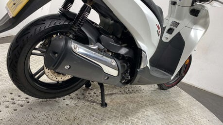 Honda SH300i 300 Scooter Petrol CVT Euro 4 (26 ps) 6
