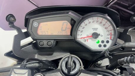 Yamaha FZ8 FAZER 2013 22K NEW MOT FULLY SERVICED NAKED BIKE 20