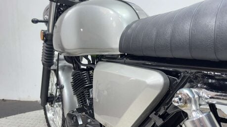 Herald Motor Co Classic 300 MILES NEW MOT 2020 125CC 13