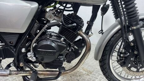 Herald Motor Co Classic 300 MILES NEW MOT 2020 125CC 11