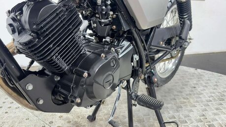 Herald Motor Co Classic 300 MILES NEW MOT 2020 125CC 12