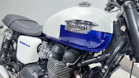 Triumph Bonneville 2015 32K NEW MOT SERVICED RETRO 11
