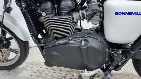 Triumph Bonneville 2015 32K NEW MOT SERVICED RETRO 15